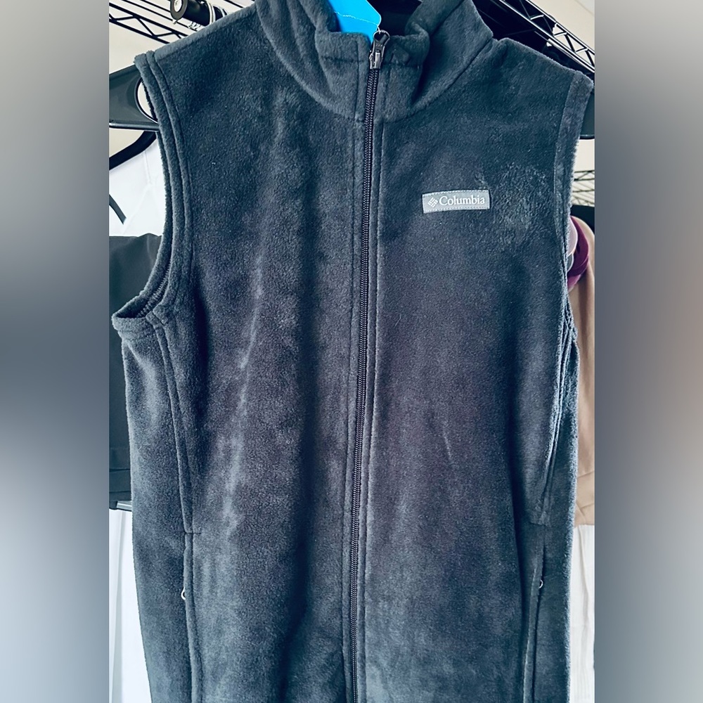 Columbia Black Fleece Vest. Youth Size Large. Brand New With Tags!